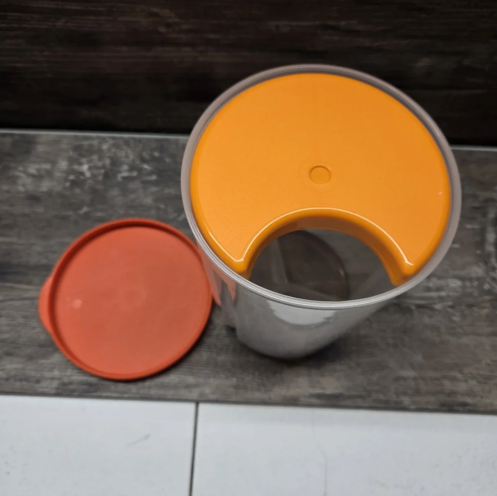 Tupperware 3-N-1 Divided Canister Orange 6 Cup #5878A-2‎ Missing Divider